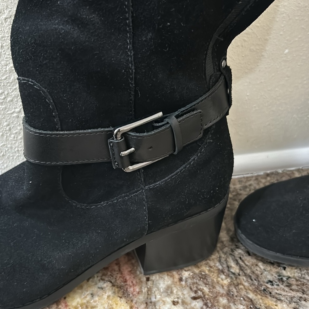 Boots - Picture 2 of 8